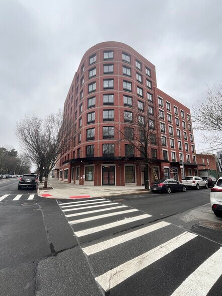 Primary Photo Of 872 Bronx Park South, Bronx Apartments For Lease
