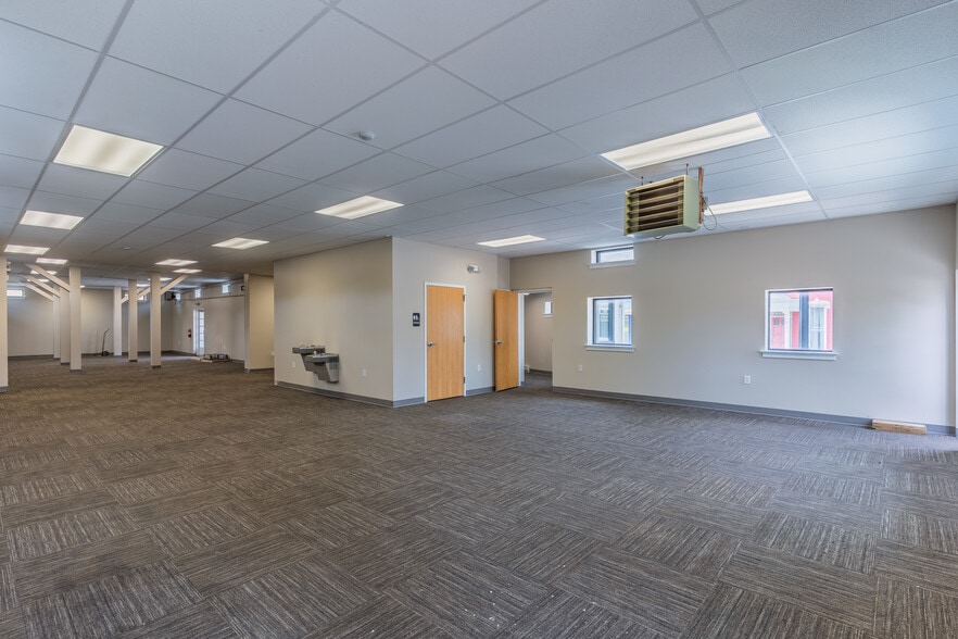 More Photos Of 3903 Lincoln Hwy, Thorndale Freestanding For Lease