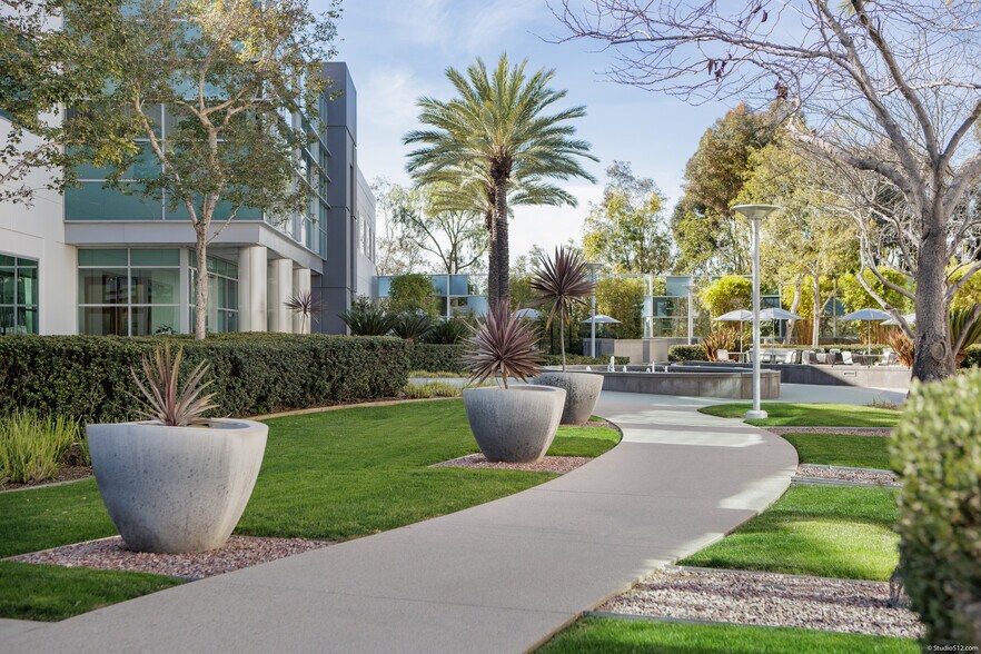 More Photos Of 15378 Avenue of Science, San Diego Unknown For Lease