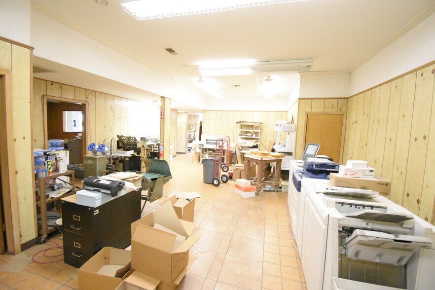 More Photos Of 630 Kentucky St, South Houston Office For Sale