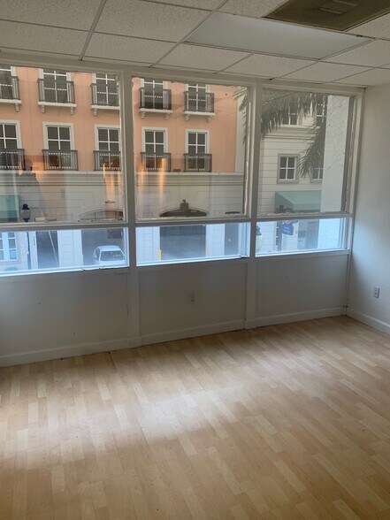 More Photos Of 1549 State St, Sarasota Office For Lease