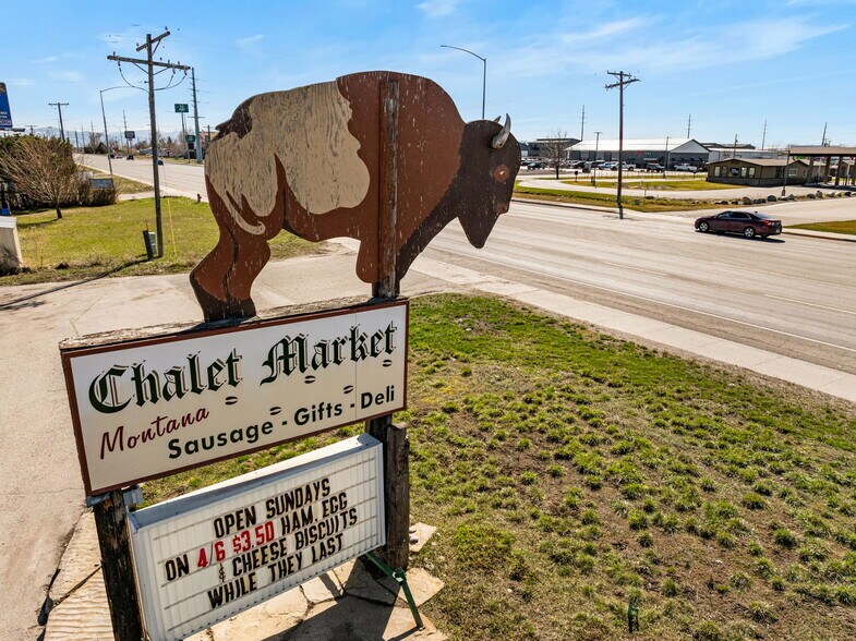 More Photos Of 6410 Jackrabbit Ln, Belgrade Storefront For Sale