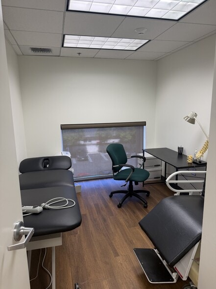 More Photos Of 625 N A St, Oxnard Office For Sale