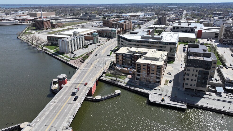More Photos Of 401 N Washington St, Green Bay Apartments For Sale
