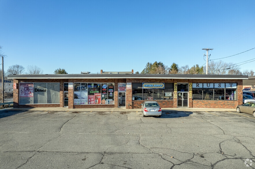 More Photos Of 121 E Main St, Webster Freestanding For Lease