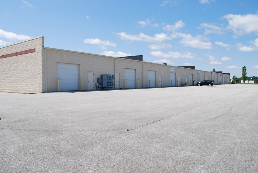 More Photos Of 2401 Sawmill Pky, Huron Light Manufacturing For Lease