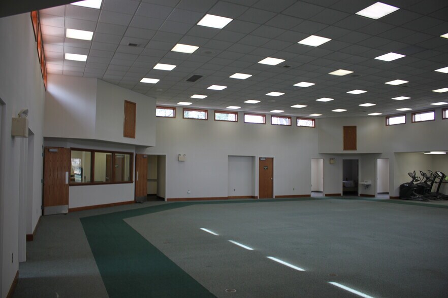 More Photos Of 112 Circle St, Franklin Office For Sale