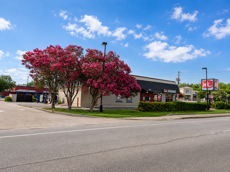 More Photos Of 110 E William Cannon Dr, Austin Fast Food For Lease