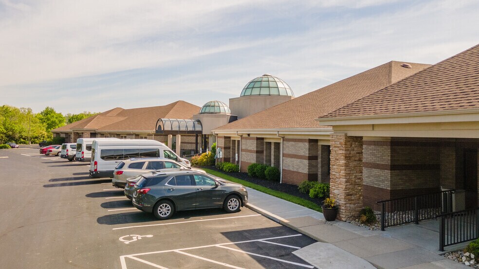 More Photos Of 7901-7909 Schatz Pointe Dr, Centerville Medical For Lease