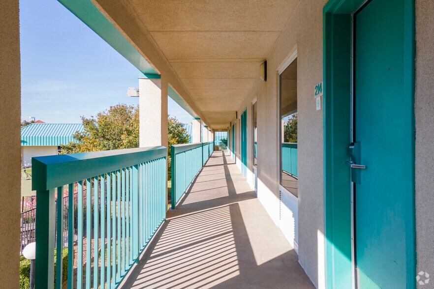 More Photos Of 4600 E Pine St, Deming Hotel For Sale