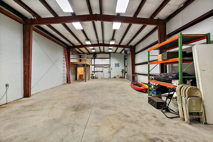 More Photos Of 6790 65th Way N, Pinellas Park Freestanding For Lease