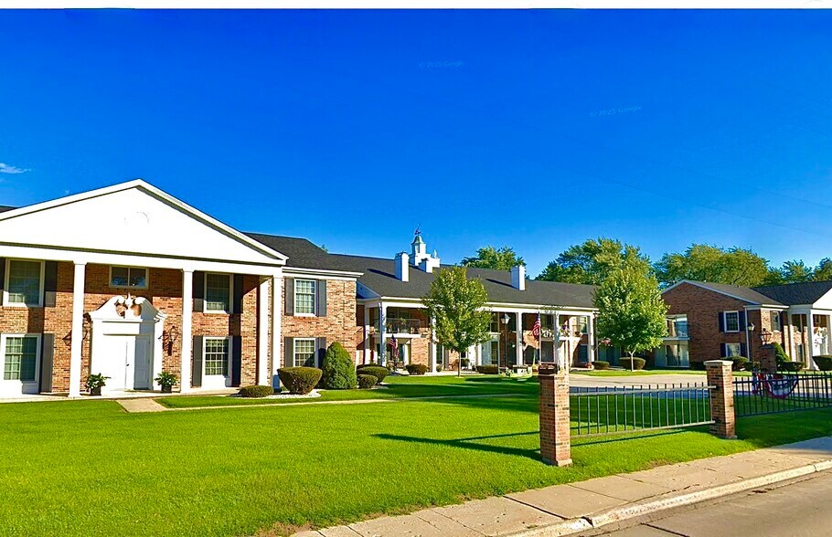 Primary Photo Of 3001 S Webster Ave, Green Bay Apartments For Sale