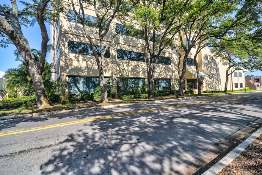 More Photos Of 1255 Cleveland St, Clearwater Office For Lease