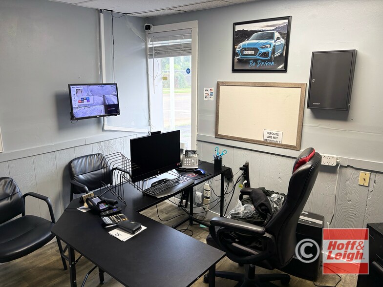 More Photos Of 2414 East Ave, Akron Auto Dealership For Sale