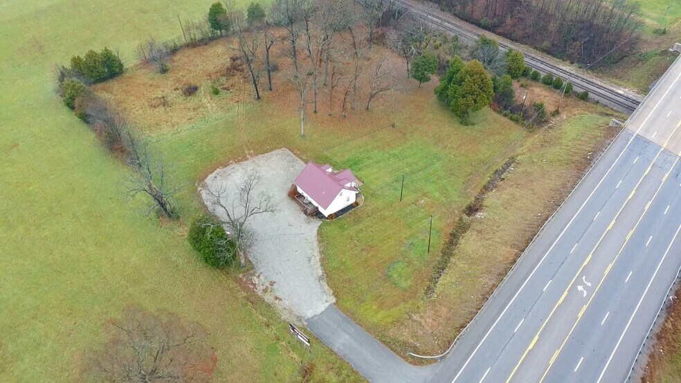 More Photos Of 2714 Brandenburg Rd, Brandenburg Office For Lease