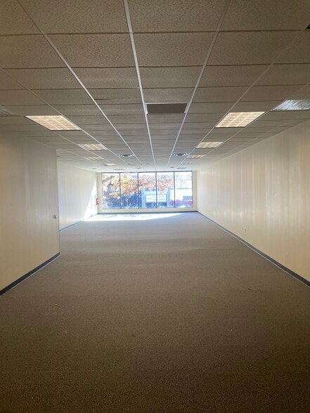 More Photos Of 30-76 Steinway St, Astoria Storefront Retail Office For Lease