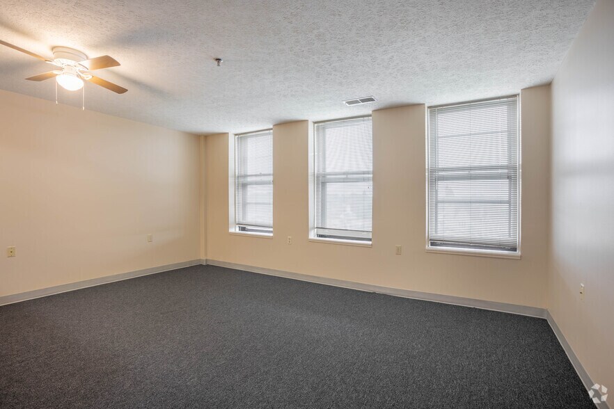 More Photos Of 59 Lincoln Way E, Massillon Apartments For Lease