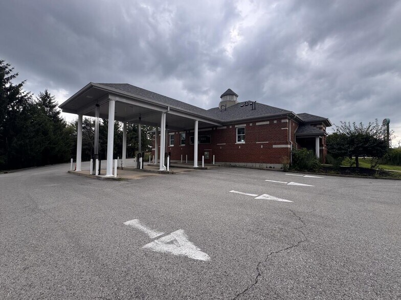 More Photos Of 2911 Alexandria Pike, Highland Heights Bank For Sale
