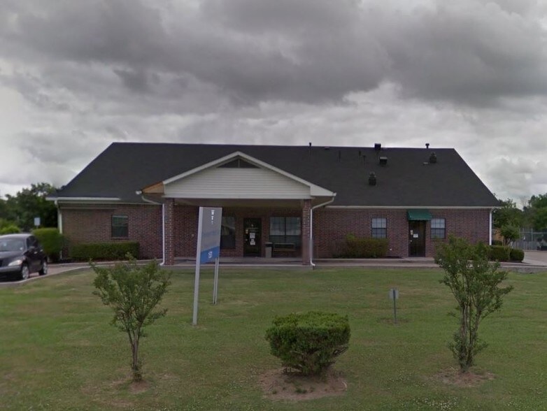 Primary Photo Of 1501 Southern Ave, Monroe Medical For Sale