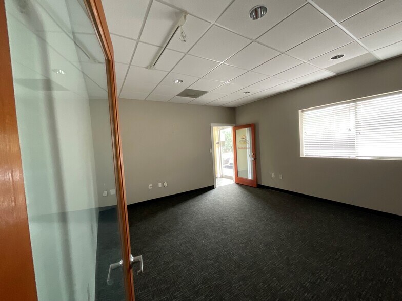 More Photos Of 930 Thomasville Rd, Tallahassee Office For Lease