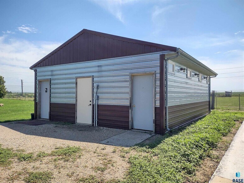 More Photos Of 1300 SE 3rd Ave, Miller Land For Sale