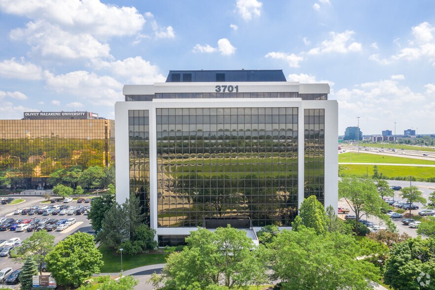 More Photos Of 3701 Algonquin Rd, Rolling Meadows Office For Lease