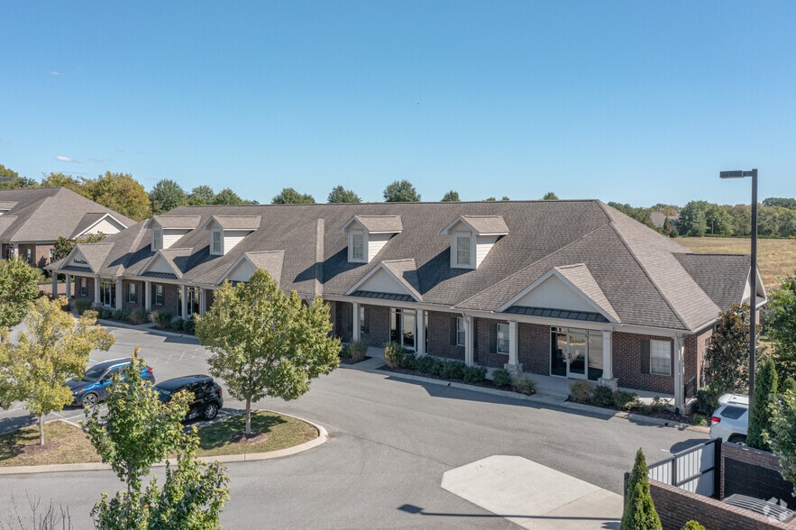 More Photos Of 1526 Hunt Club Blvd, Gallatin Office For Lease