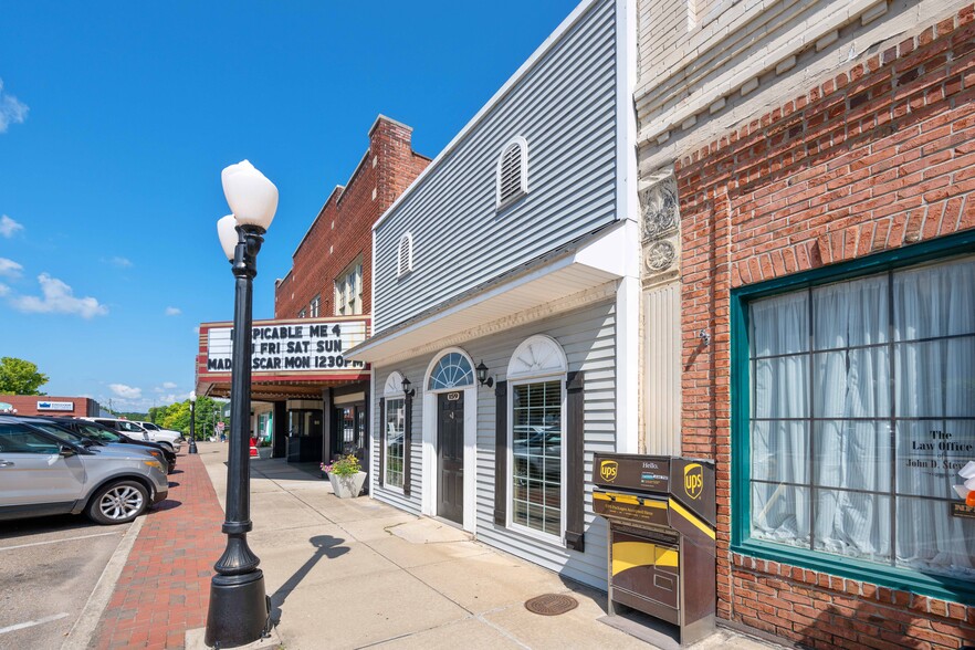 Primary Photo Of 159 Court Sq, Huntingdon Medical For Sale