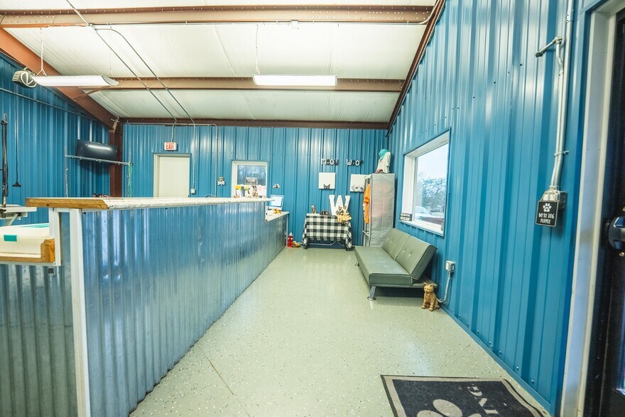 More Photos Of 19462 Lee Hwy, Abingdon General Retail For Sale