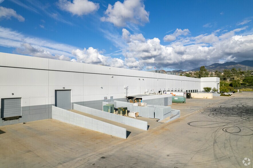 More Photos Of 20131 Ellipse, Foothill Ranch Manufacturing For Lease