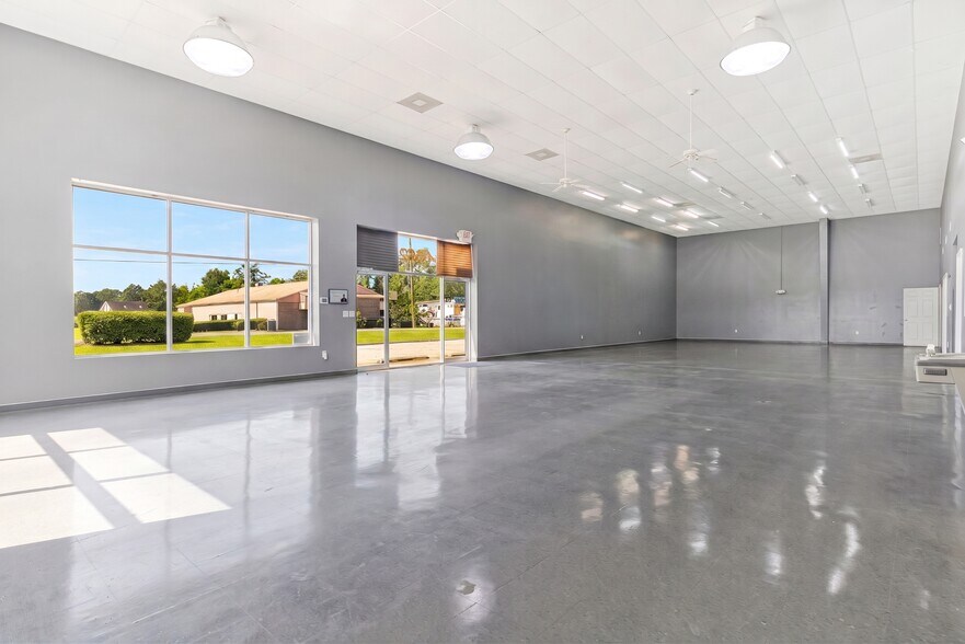 More Photos Of 6632 Elva St, Milton Industrial For Lease