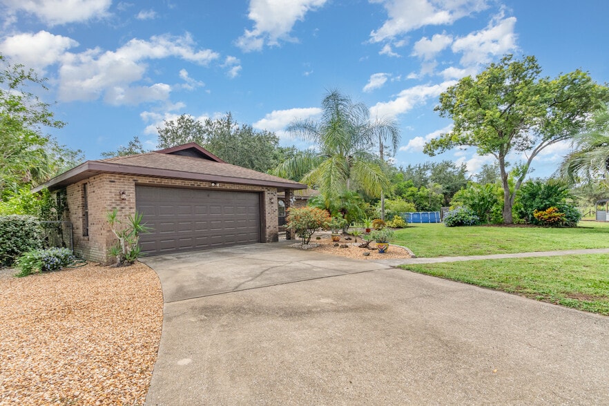 More Photos Of 155 11th Ave, Osteen Specialty For Sale