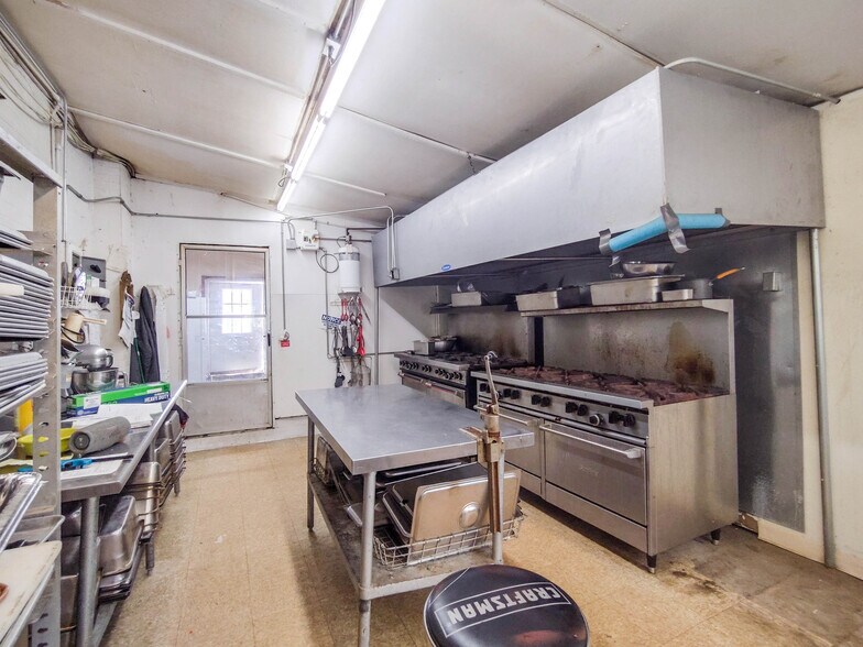 More Photos Of 445 W Maple St, Slater General Retail For Sale