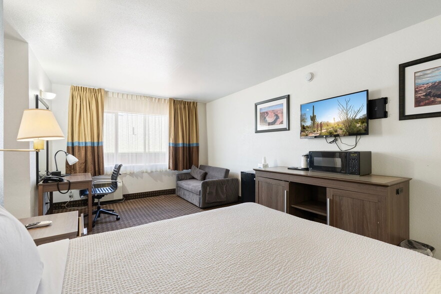 More Photos Of 430 E Route 66, Williams Hotel For Sale