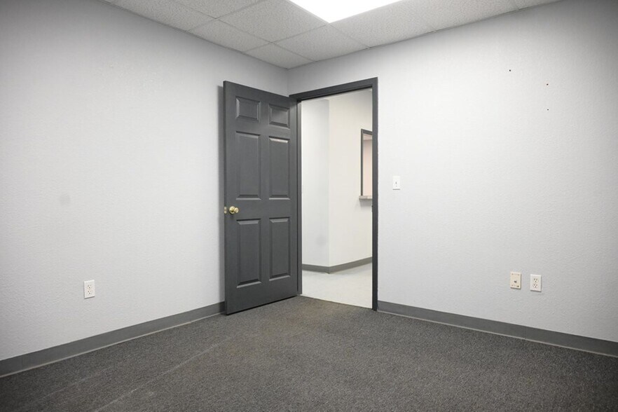 More Photos Of 3611 E State Highway 158, Midland Unknown For Lease