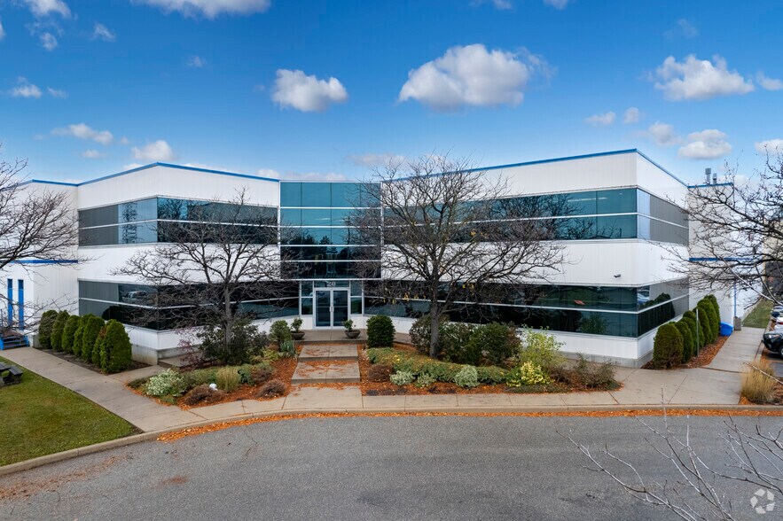 Primary Photo Of 20 Regina Rd, Vaughan Manufacturing For Sale