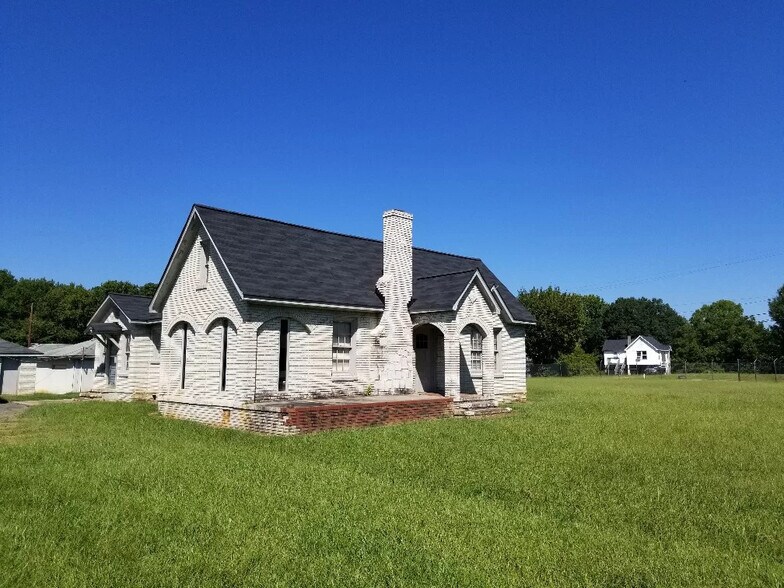 More Photos Of 5021 Statesville Rd, Charlotte Warehouse For Sale