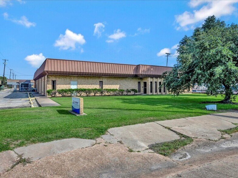 More Photos Of 202 N Angelina Ave, Lufkin Office For Sale