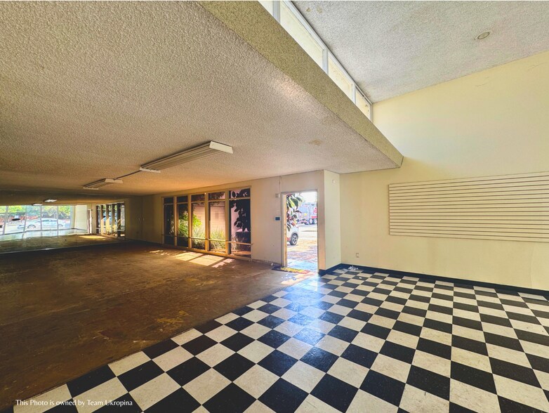 More Photos Of 2084 E Foothill Blvd, Pasadena Warehouse For Lease