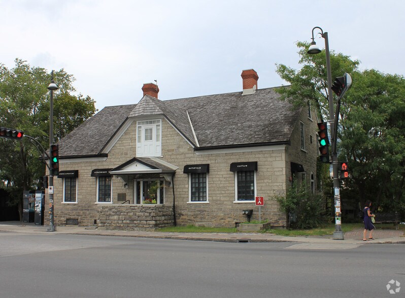 More Photos Of 376 Boul Saint-Joseph, Gatineau Freestanding For Lease