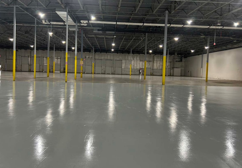 More Photos Of 4000-4024 Precision Dr, Cincinnati Manufacturing For Lease