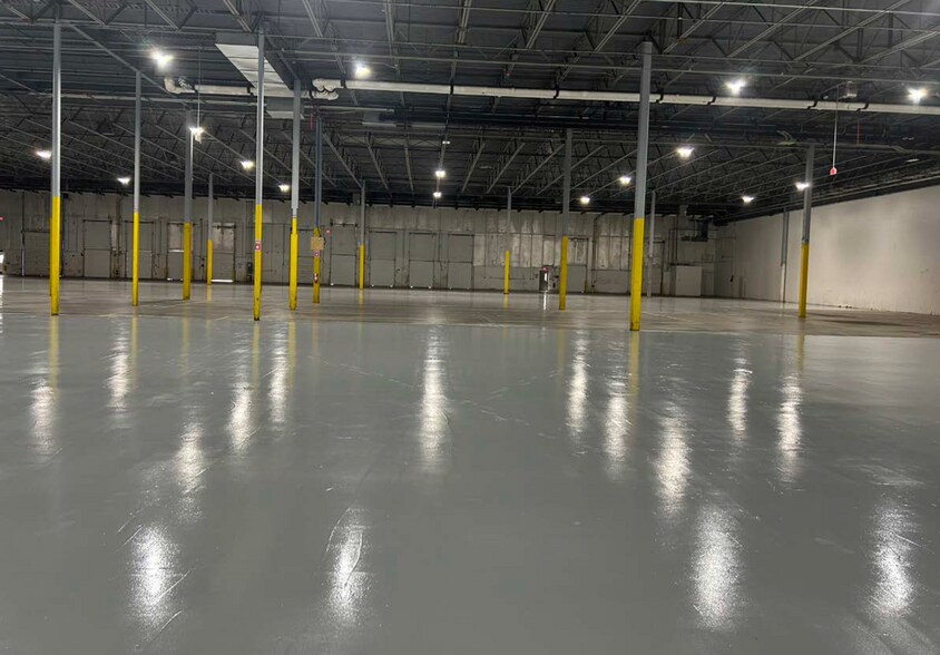 More Photos Of 4000-4024 Precision Dr, Cincinnati Manufacturing For Sale