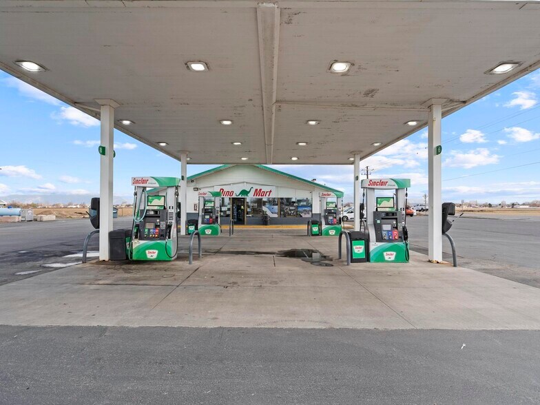 More Photos Of 5500 W 5500 S, Hooper Service Station For Sale