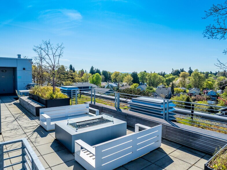 More Photos Of 1319 NE 65th St, Seattle Apartments For Sale