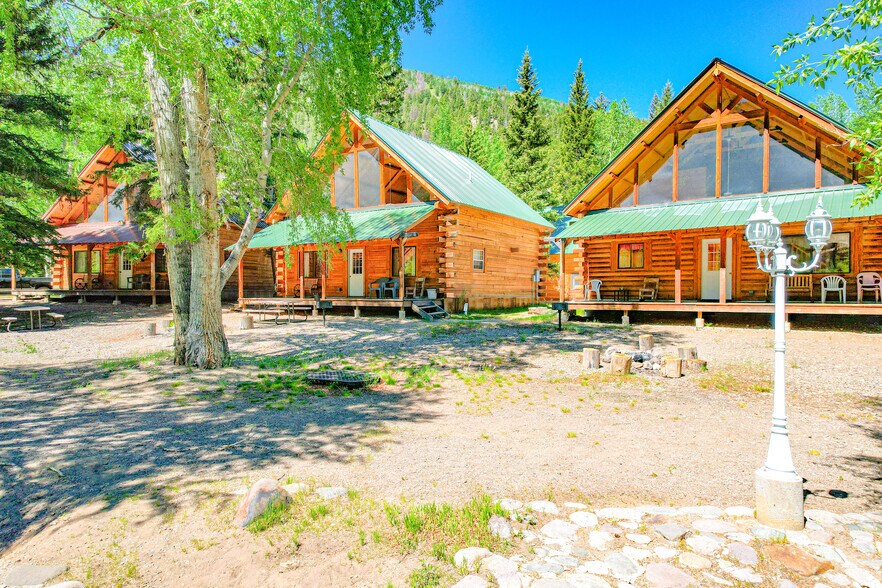 More Photos Of 860 County Road 142, Lake City Hotel For Sale