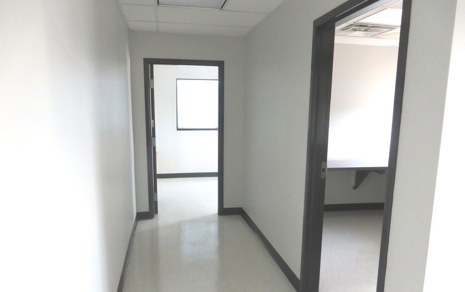 More Photos Of 6450 E Yellowstone Hwy, Evansville Warehouse For Lease