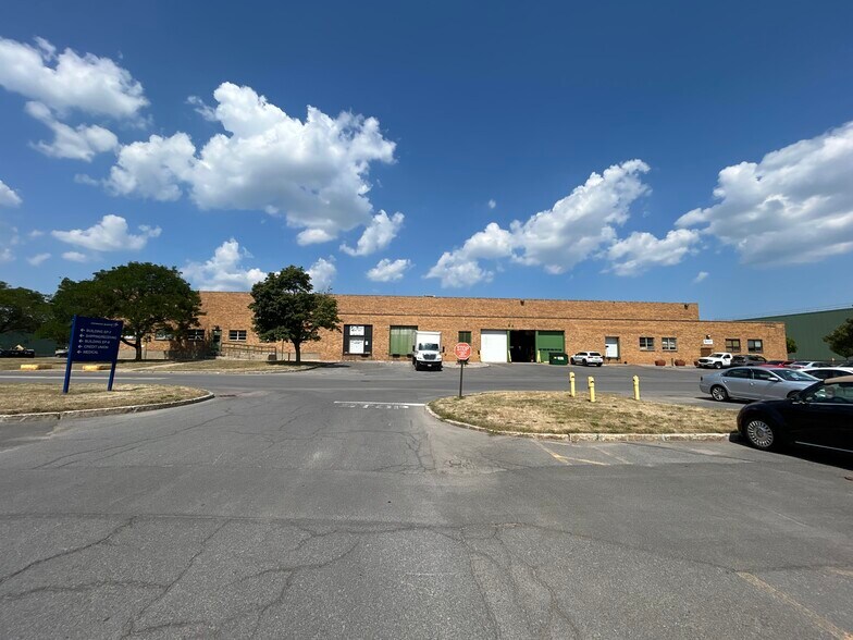 More Photos Of 414 Continuum Dr, Liverpool Warehouse For Sale