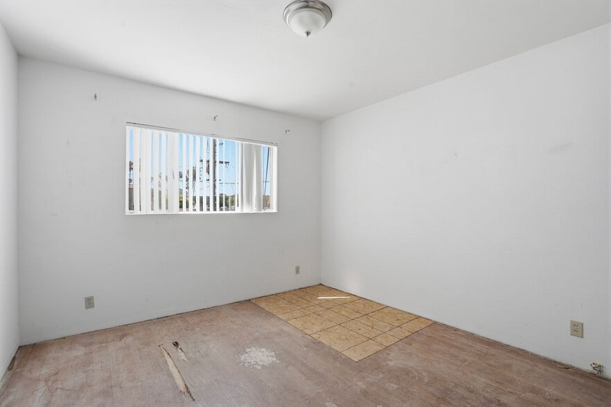 More Photos Of 428-438 Rosemont St, La Jolla Apartments For Sale