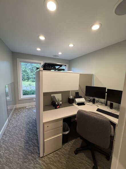 More Photos Of 1570 Boston Post Rd, Guilford Office For Lease