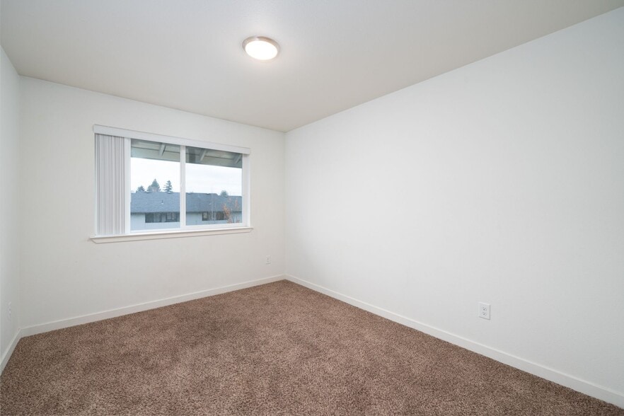 More Photos Of 5750 NE 34th St, Vancouver Apartments For Sale